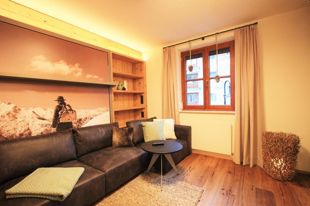 Dorfplatzl Apartment *